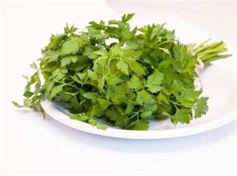 Ecco il merluzzo in umido con pomodoro e olive servito in tavola! Cuori di merluzzo in umido | Semplice, veloce e leggero ma ...