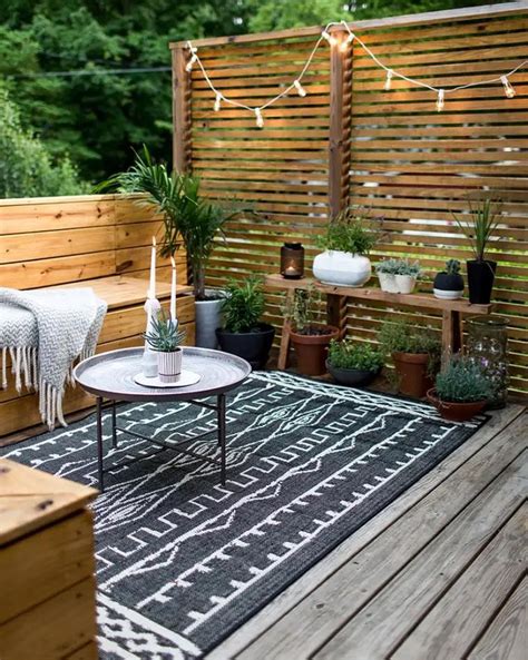 The Benefits Of Privacy Walls For An Outdoor Deck Seal A Deck