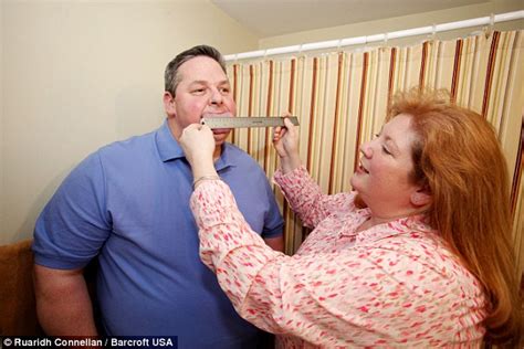 Byron Schlenker Boasts Worlds Widest Tongue At 86cm Daily Mail Online
