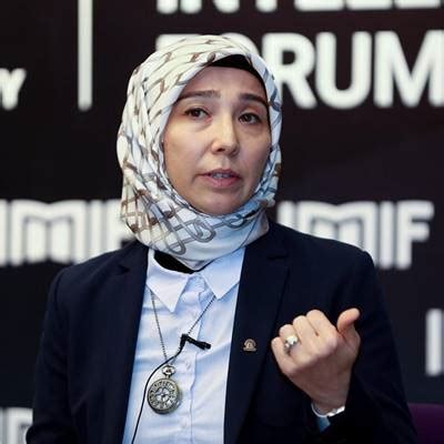 Cumhurbaşkanı recep tayyip erdoğan'a gelen mektubu twitter hesabından paylaş ve gündem olan fahrettin altun aslen nerelidir ve kaç. Fatmanur Altun kimdir, aslen nereli, kaç yaşında? Maaşı ...