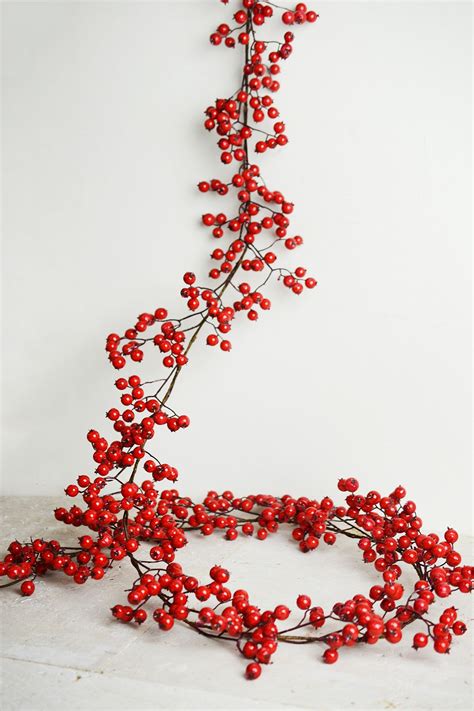 deluxe red berry holiday garland 6 feet holiday garlands christmas mantel decorations diy