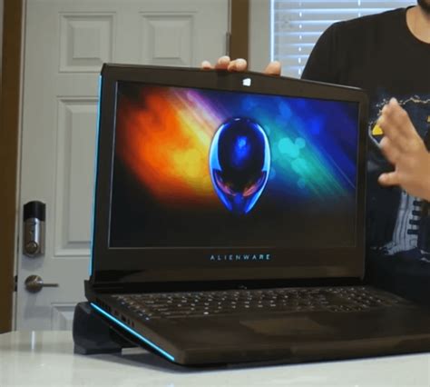 Does Anyone Know What Laptop Stand Hes Using Ralienware