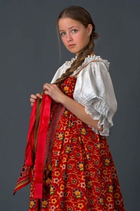 russian women s national costume peasant Модные стили Фестивальные наряды Традиционные платья
