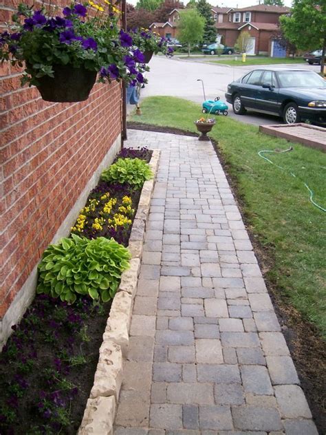 It tells the audience what to expect, so it should look as appealing and interesting as the plants, flowers, and art inside. Pin by Courtnee Thompson Roe on Landscape | Front yard ...