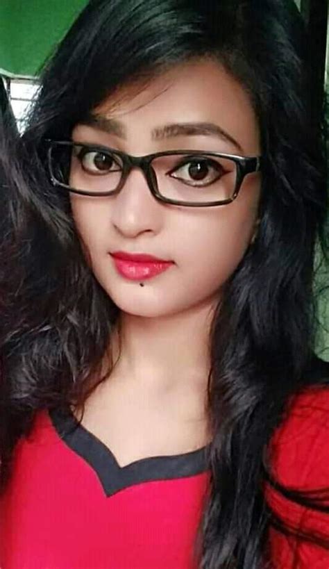 পৃথিবীর সবচেয়ে সুন্দরী মেয়ে