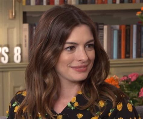 Anne Hathaway Biography Childhood Life Achievements And Timeline