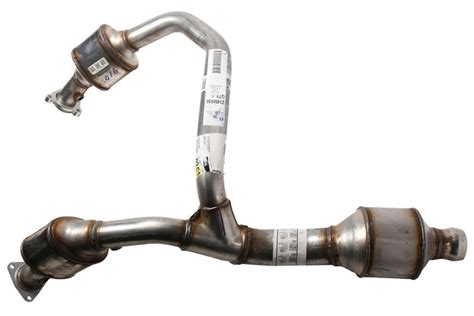 3 Way Catalytic Converter With Pipes Flanges And Bushings 19420288