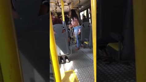 Mulheres Brigam Em ônibus Por Falta De Máscara Youtube