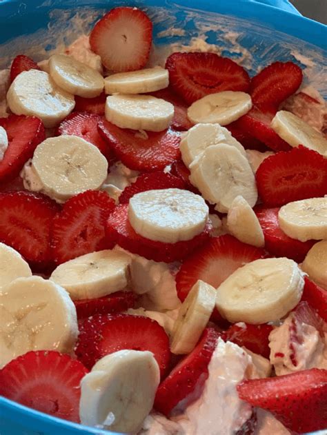 Strawberry Banana Cheesecake Salad 99easyrecipes