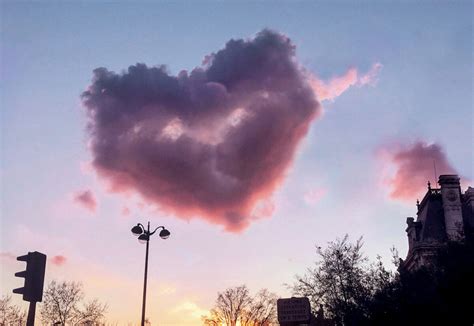 Photographer Snaps Pink Cloud Perfectly Shaped Like A Heart In Sky Over