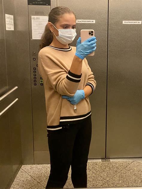 pin von charlie carruthers auf latex gloves photos krankenschwestern krankenschwester masken