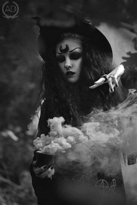 Pin By Rwlockwood On Witch In Witch Photos Halloween Photography Halloween Photoshoot
