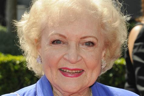 Betty White Anthony Anderson Sign On For To Tell The Truth Reboot