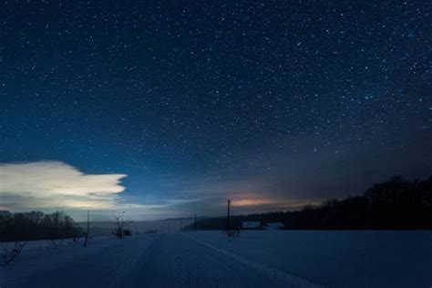 Starry Dark Sky Tree Carpathian Mountains Night Winter — Stock Photo