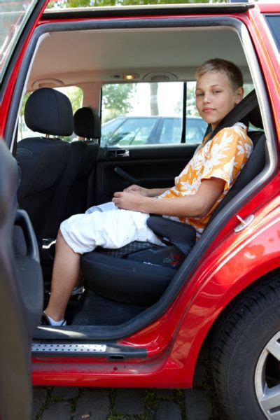 Ein kind darf im auto vorne sitzen, unabhängig von seinem alter, wenn es mindestens 150 cm groß oder 12 jahre alt ist. Sicherheit im Auto - VMS Verkehrswacht Medien & Service GmbH