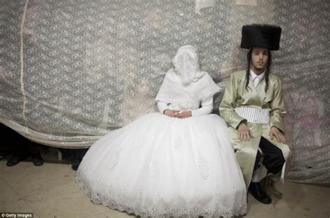 Haredi Ultra Orthodox Jewish Wedding In Jerusalem Daily Mail Online