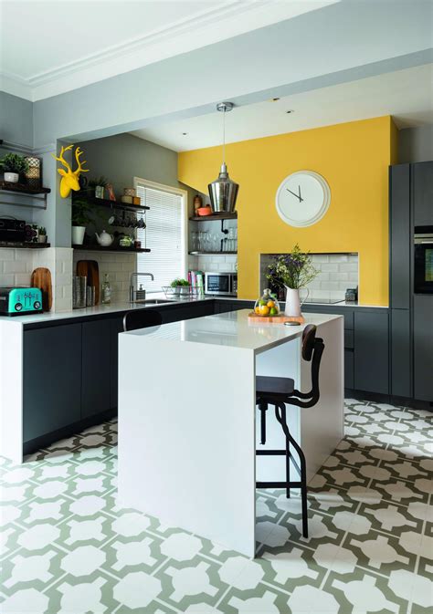 Watch as better homes and gardens teaches you pale upper cabinets and white walls balance the daring yellow color scheme. Gray and white are seasonal favorite kitchen cabinet ...