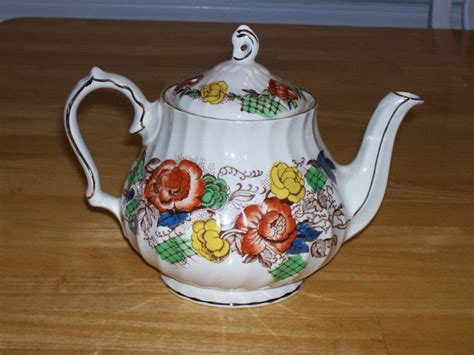 Vintage Sadler Teapot Rose Garden China Made In England Flowers Brown