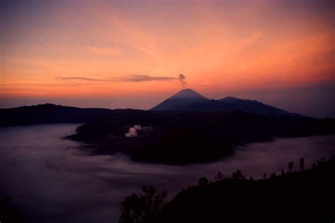 Unique Wallpaper Amazing Mount Bromo