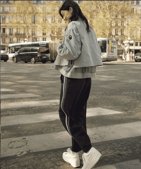 Women Sporty Style Ways To Get A Fashionable Sporty Look