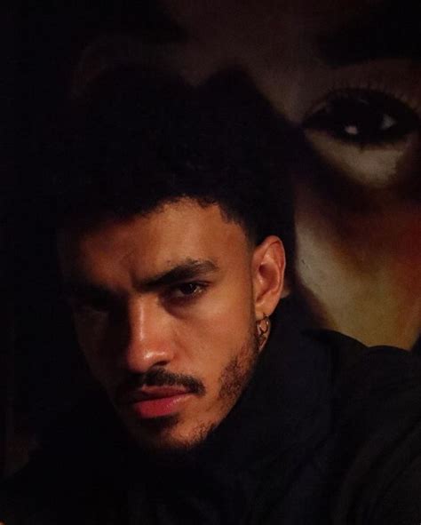 Watch Shane Eagle Shows Off His Bling