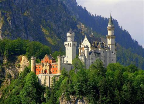 9 Facts About Neuschwanstein Castle Plus 11 Lovely Pictures