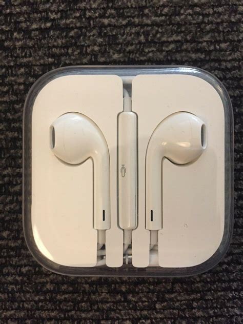 Apple Iphoneipod White Earbudsheadphones Original W Case Box
