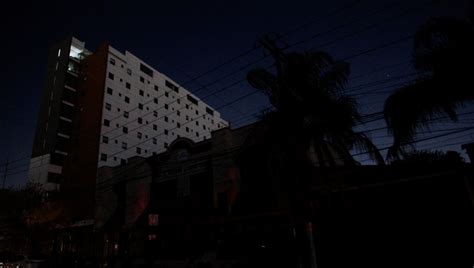Rendezte és a főszerepet játssza: Apagon En Mexico : La Saga | Más de 10 millones de afectados por apagón en México ~ mjwithlove
