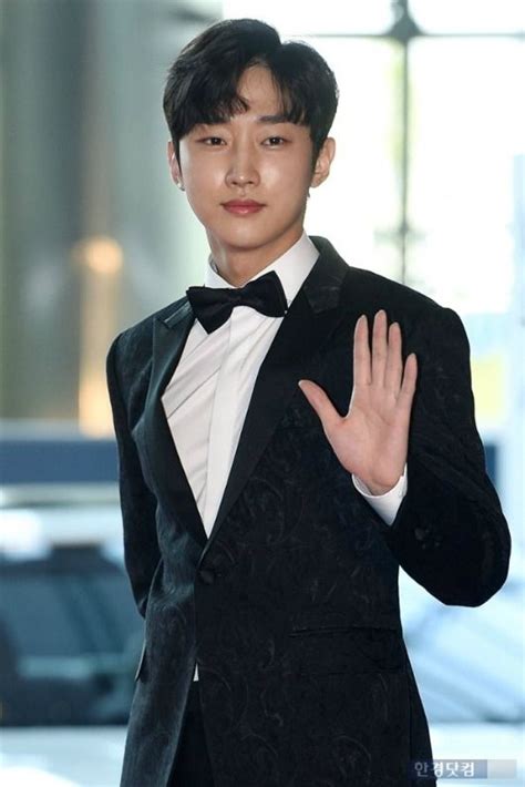 Jin Young 53rd Baeksang Arts Awards Dramabeans Korean Drama Recaps Jinyoung Jung Jin Young