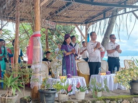 Bupati Samosir Membuka Secara Resmi Festival Sipinggan Local Jamming