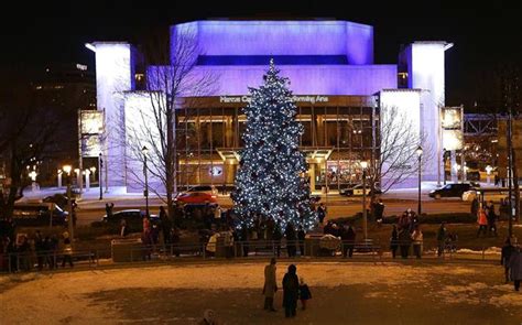 Milwaukee Kicks Off Holiday Season With Tree Lighting Festivities Downtown