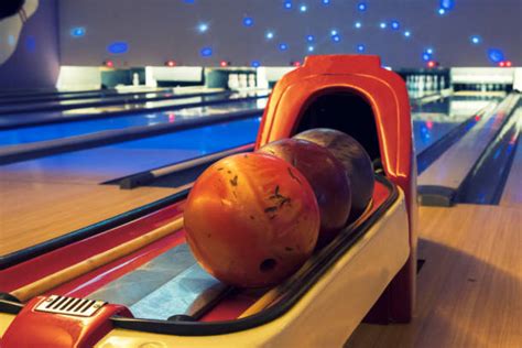 Light Vs Heavy Bowling Balls We Examine The Pros And Cons Of Each Bowling Alley Prices