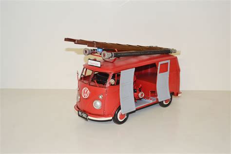 Geschenk für Feuerwehrmann VW Bulli T Feuerwehr Bus geschlossen Modell Blechmodell