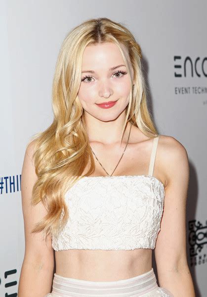 Article Dove Cameron Looks Statuesque And So Remarkable At The 2015