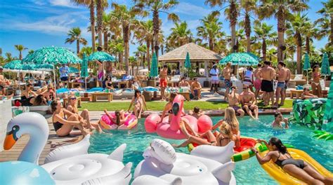 Hottest Beach Clubs In Saint Tropez Seesainttropez Com