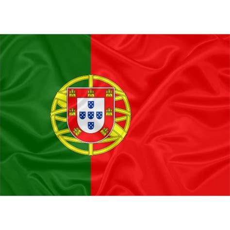 A bandeira de portugal possui duas cores principais, o verde escuro e o vermelho, dividas de forma vertical. Bandeira de Portugal