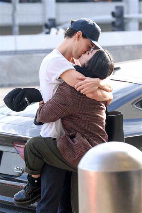 Vanessa Hudgens And Austin Buter Share Hugs And Kisses Before She Flies Out Of Lax Los Angeles
