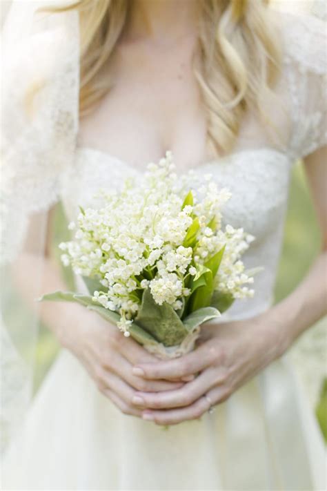 22 Petite Wedding Bouquets That Make A Big Statement Lily Of The