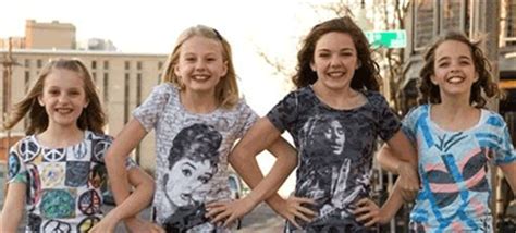 That's right (you're not from texas). Singing their hearts out! | girlshealth.gov