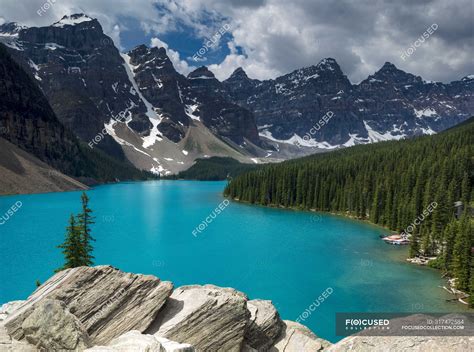 Lac glaciaire - Photos de stock, images libres de droits ...