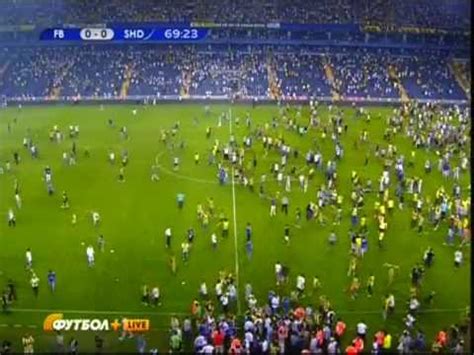 feˈnæɾbahtʃe), is a turkish sports club based in istanbul. Fenerbahçe fans riot 21-07.2011 - YouTube