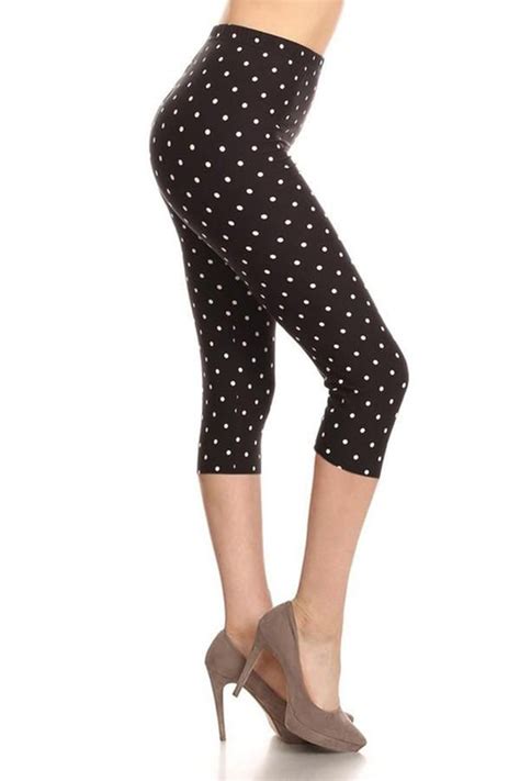 Black White Polka Dot Plus Size Capri Leggings Outfits With Leggings