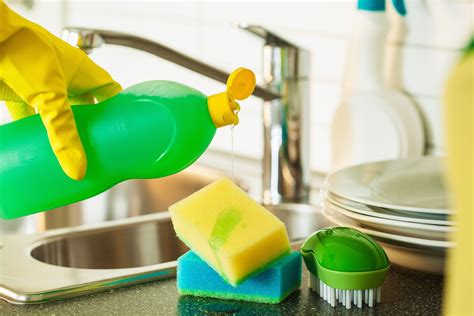 Watch This 5 Clever Ways To Use Dish Soap