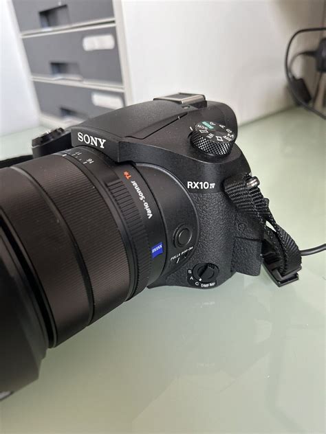 Sony Cyber Shot Dsc Rx10 Iv Bridge Camera With 25x Optical Zoom Hardly
