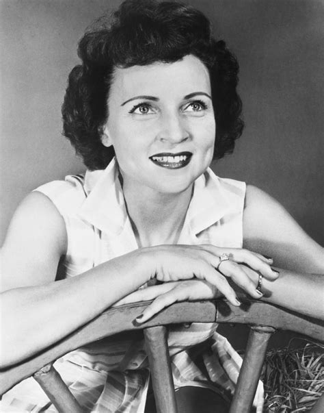14 Young Pictures Of Betty White Photos K975