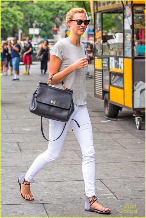 Karlie Kloss Takes The Nyc Subway After Lunch With Bff Taylor Swift Photo 695420 Photo