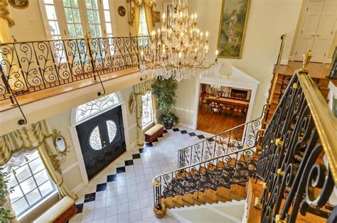 The home built to mimic the white house on georgetown pike. White House-inspired McLean mansion going up for auction ...