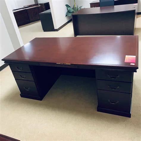 72” Wide Mahogany Transitional Desk Office Furniture Liquidations