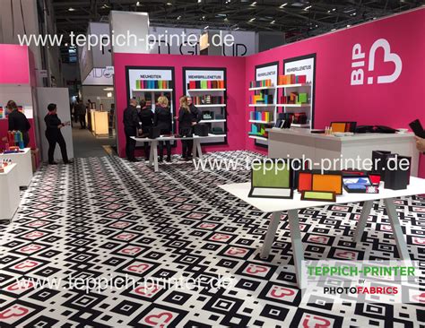 Teppiche nach maß sind auf zwei bis fünf zentimeter genau bestellbar. Messeteppiche | Teppich, Messe, Messestand