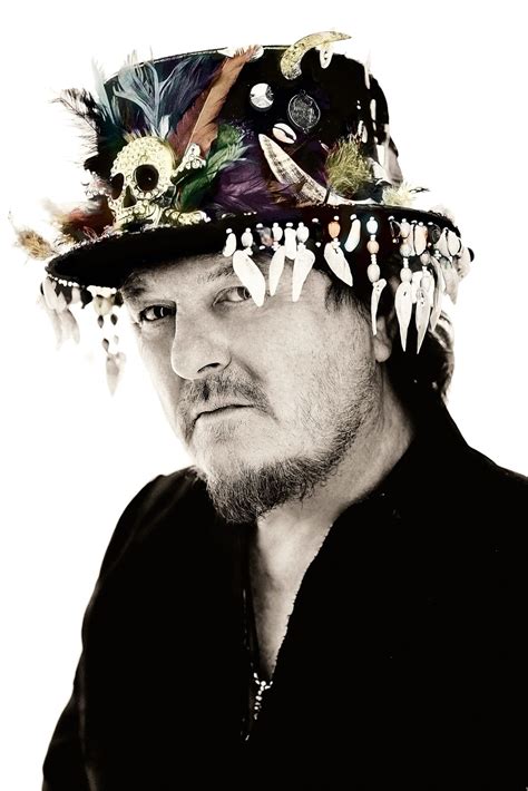 Contact zucchero fornaciari on messenger. Marcio Bello Jornalista - Arte e Cultura: ZUCCHERO ENCERRA TURNÊ BRASILEIRA EM CURITIBA